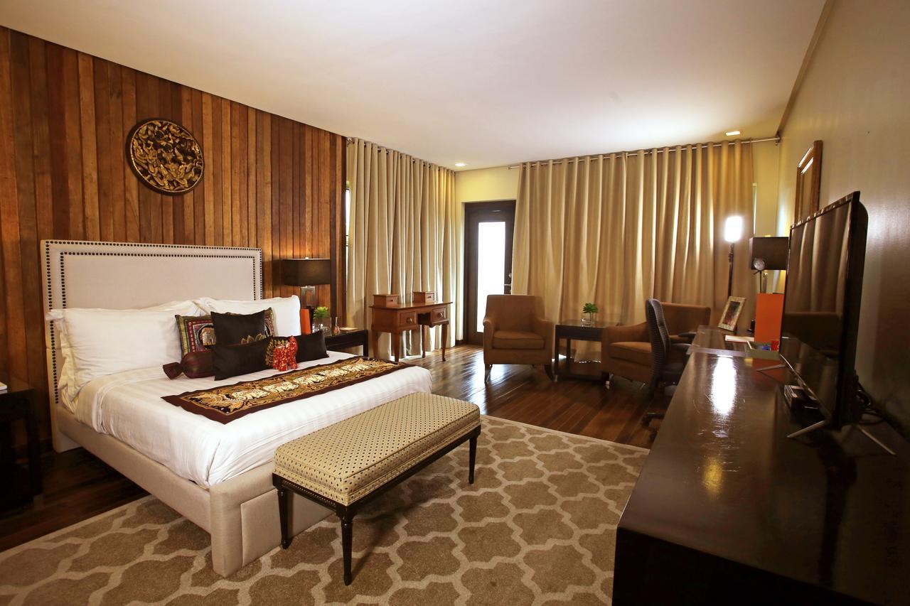 The Oriental Luxury Suites Alfonso Экстерьер фото