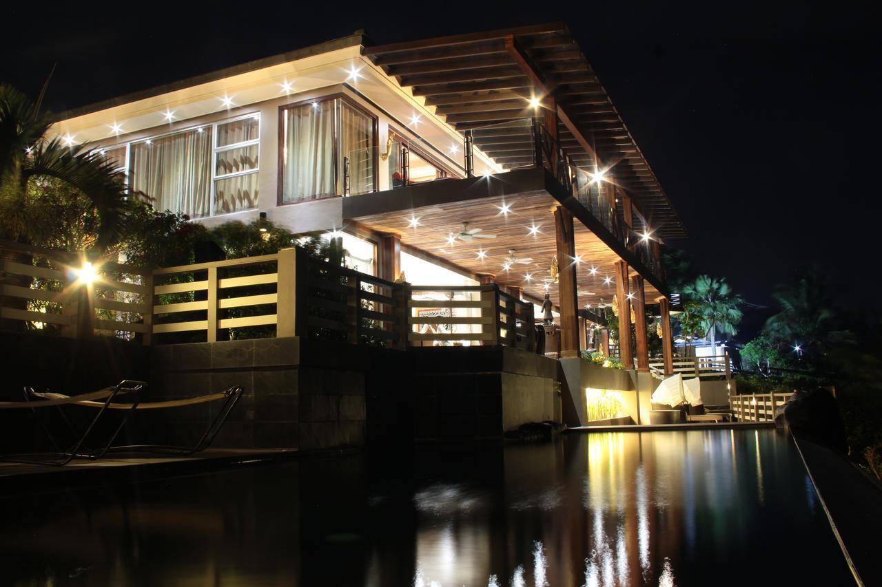 The Oriental Luxury Suites Alfonso Экстерьер фото
